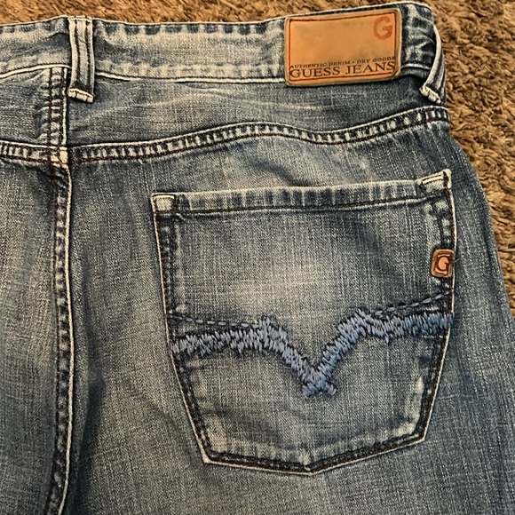Bootcut Guess Jeans - Picture 3 of 7